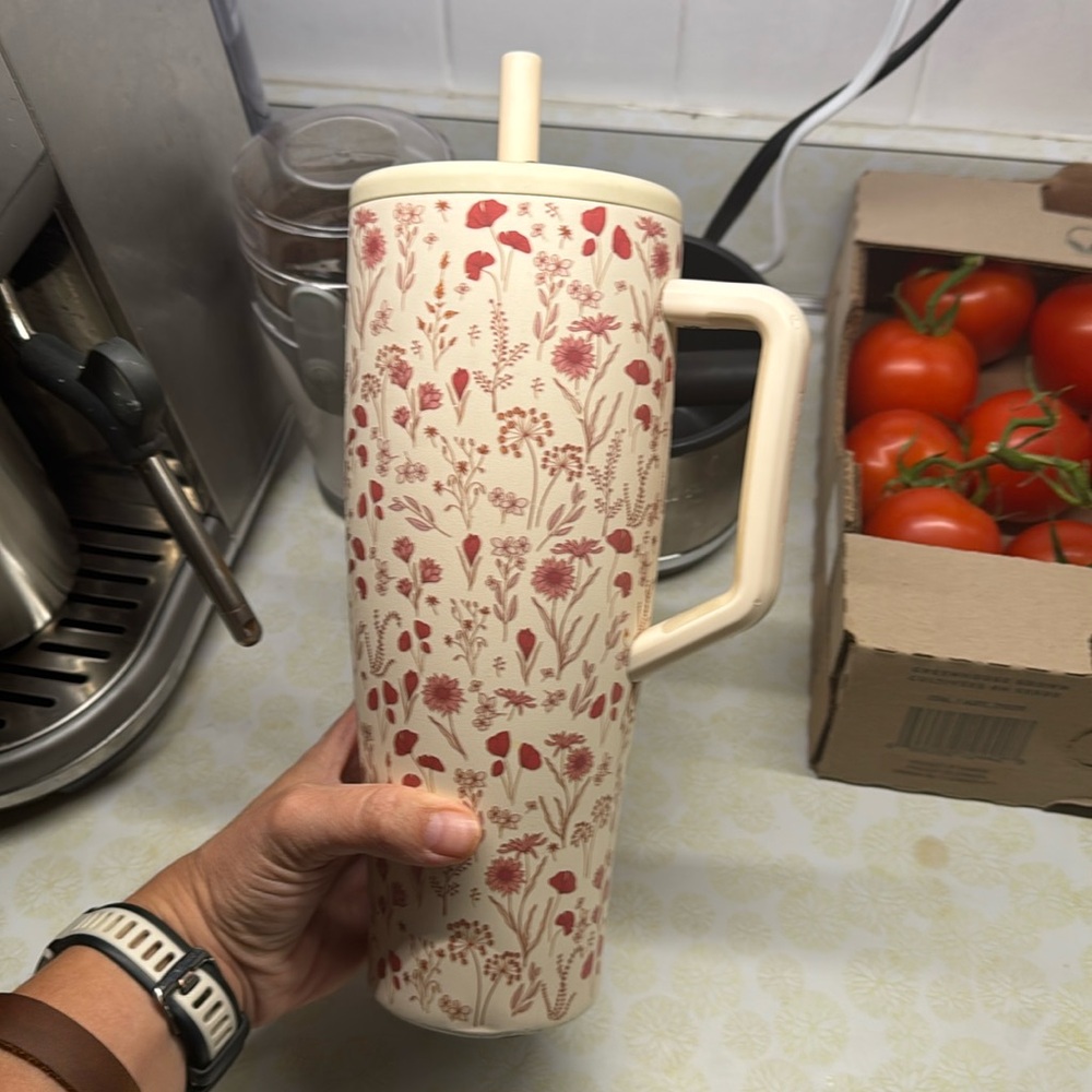 used condition, 40 oz brumate era poppy limited edition print